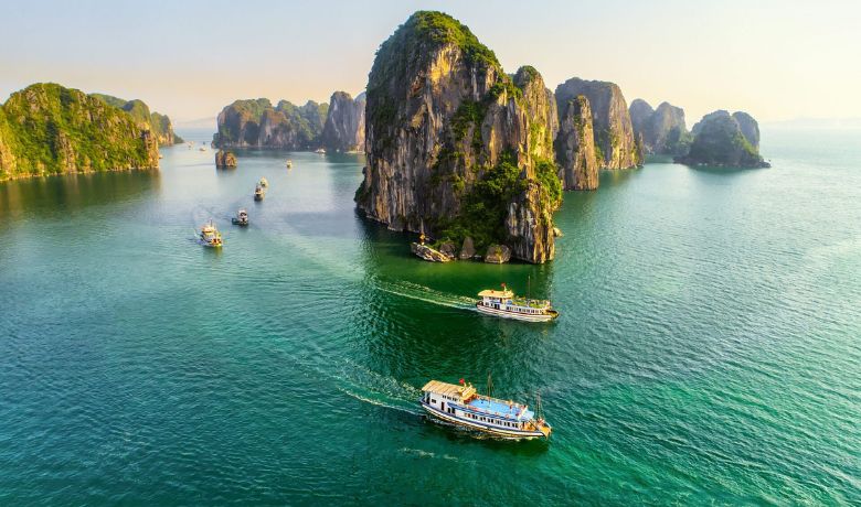 halong-bay-vietnam