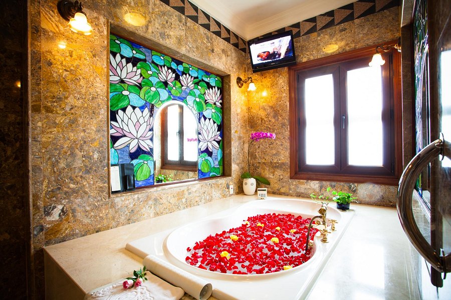 hotel-majestic-saigon