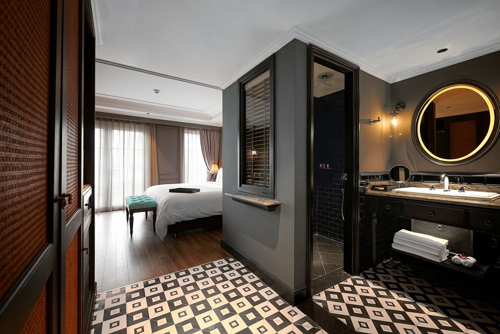 la-siesta-premium-hang-be-hotel-hanoi