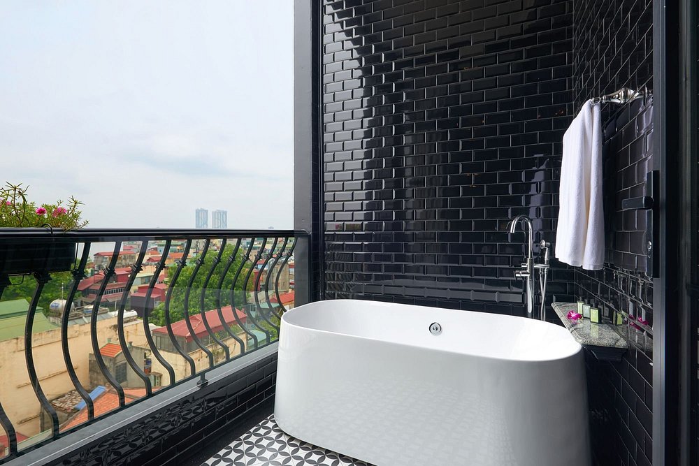 la-siesta-premium-hang-be-hotel-hanoi
