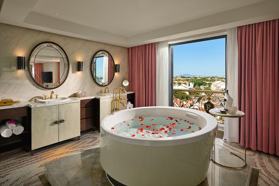 hotel-royal-hoi-an-danang