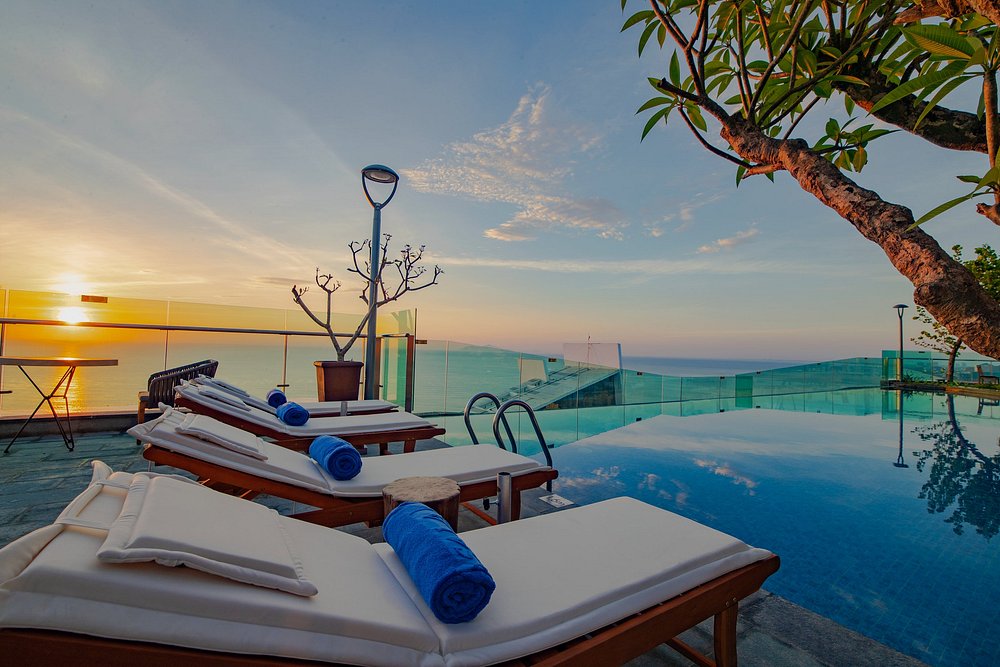 Sala Danang Beach Hotel