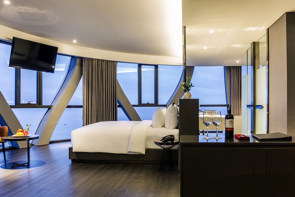 stella-maris-beach-danang