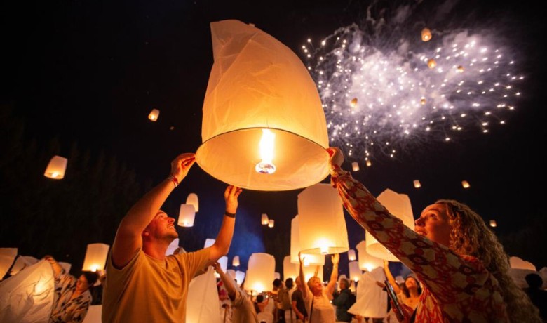 yi-peng-lantern-festival-thailand