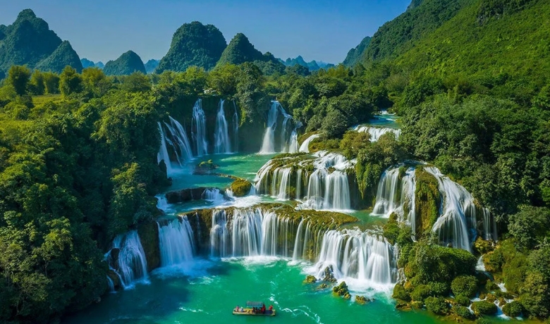 vietnam-waterfalls-1