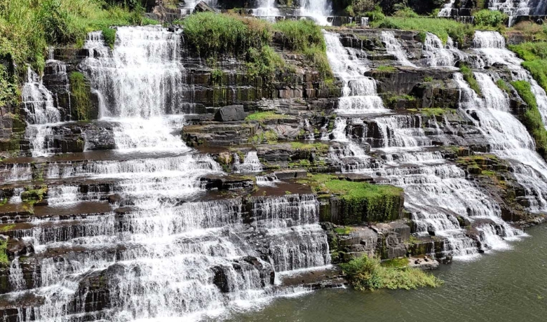 vietnam-waterfalls-2