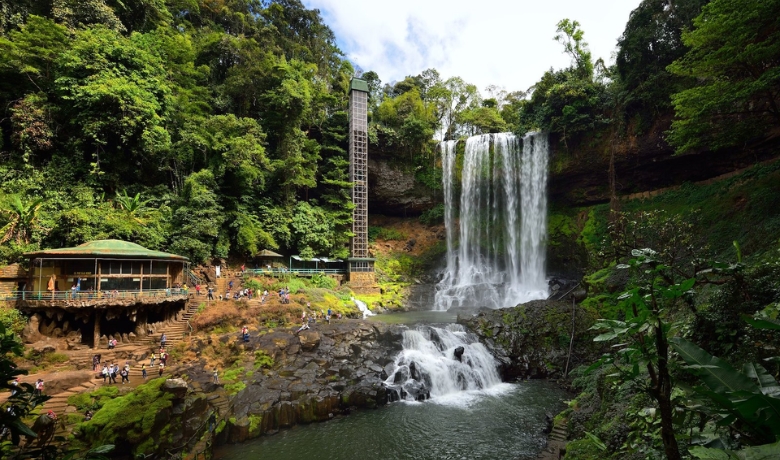 vietnam-waterfalls-9