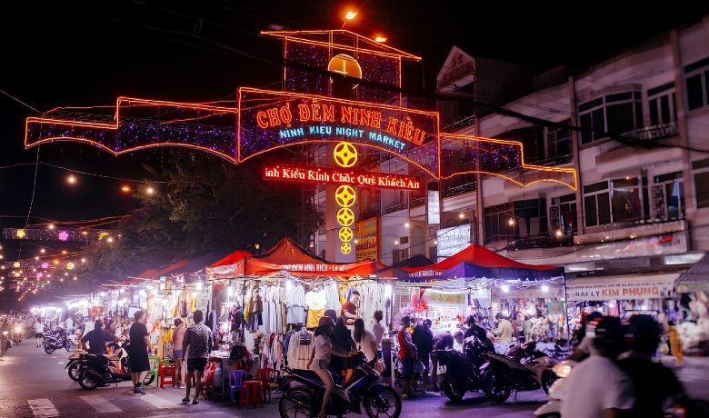 night-markets-in-vietnam-12