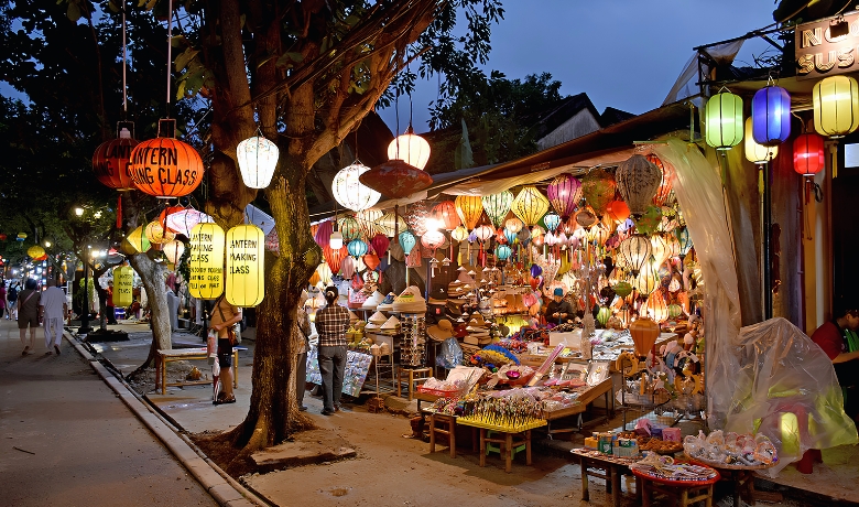 night-markets-in-vietnam-4