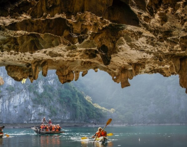 Kayak in Vietnam: Discover the Most Beautiful Spots and Essential Tips