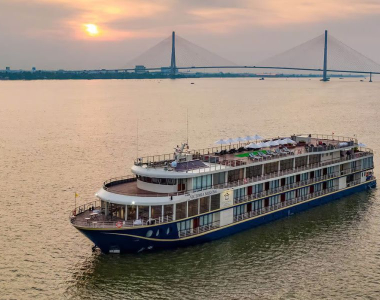 Mekong River Cruise 2026: The Ultimate Tourist Guide to Vietnam & Cambodia (Itineraries, Best Cruises & Tips)